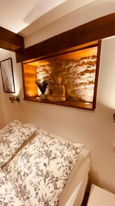 Studio Renove Avec Patio, Coeur Du Centre Ville Besançon Buitenkant foto