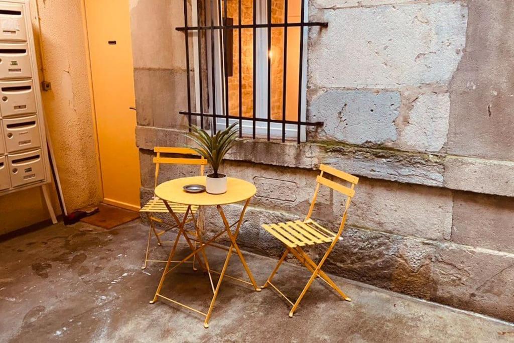 Studio Renove Avec Patio, Coeur Du Centre Ville Besançon Buitenkant foto