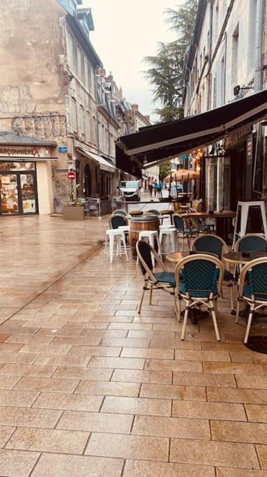 Studio Renove Avec Patio, Coeur Du Centre Ville Besançon Buitenkant foto
