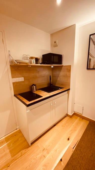 Studio Renove Avec Patio, Coeur Du Centre Ville Besançon Buitenkant foto